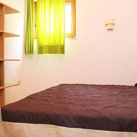 Beachfront Nika Srima Appartement